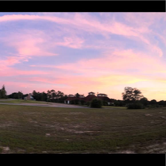 Meet your Posher, Karina - Picture 1 of 1